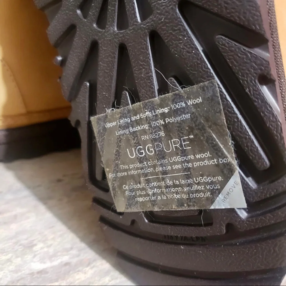 NWOB UGG Neumel Chestnut Chukka boots S/N 1013154 - Picture 11 of 11